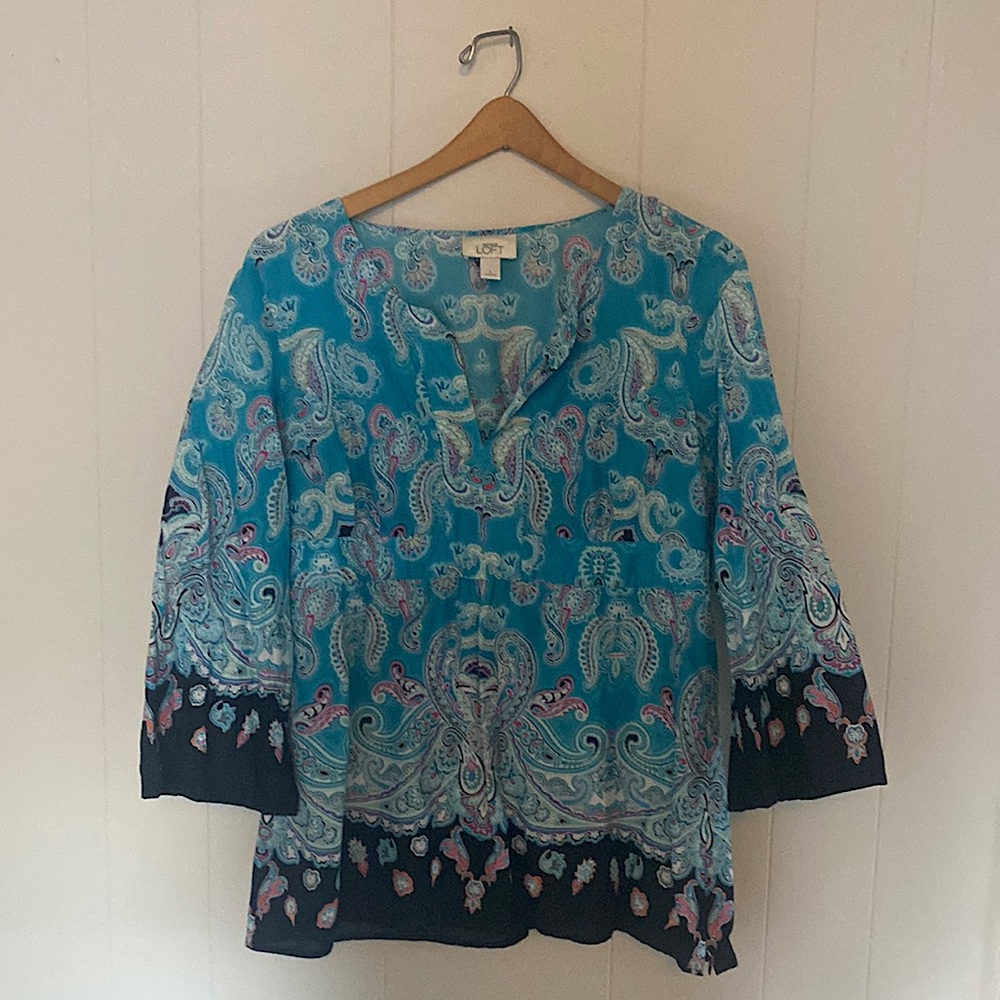 Loft long sleeve paisley print top with side zipper closure
